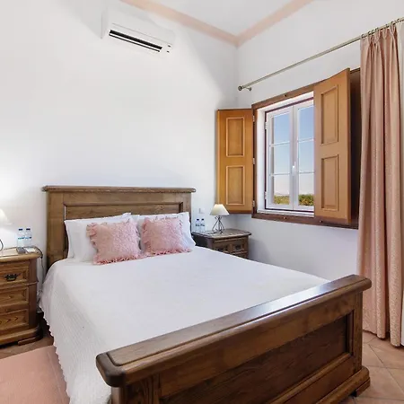 Casas Do Monte Gioes